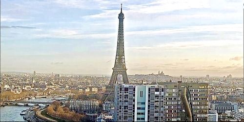 La Torre Eiffel. Panorama della città. Webcam - Parigi
