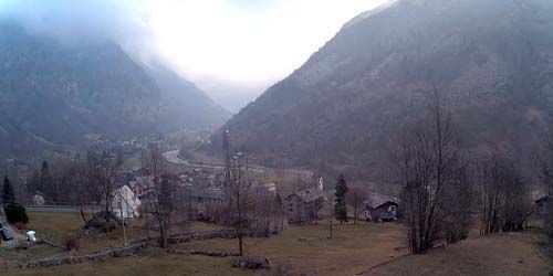 Città in una valle di montagna Webcam