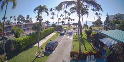 Hotelgelände des Breezy Palms Resort Webcam