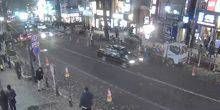 Japaner gehen in der Gegend von Shibuya einkaufen Webcam