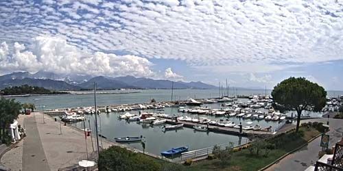 Marina avec yachts à Bocca di Magra Webcam - La Spezia