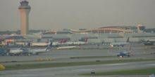 Metro Wayne Airport Webcam - Detroit