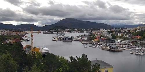 Panorama della baia, porti turistici con yacht Webcam - Kristiansund