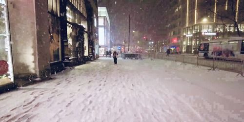 Schneespaziergang in New York. Stadtklang. ASMR Webcam
